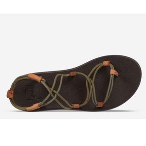 Teva Voya Infinity Avocado Sandals NWOT